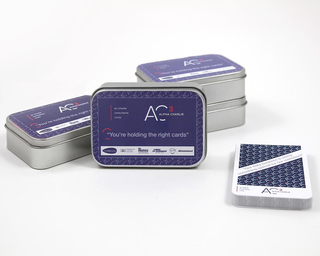 visitekaarten in metal box