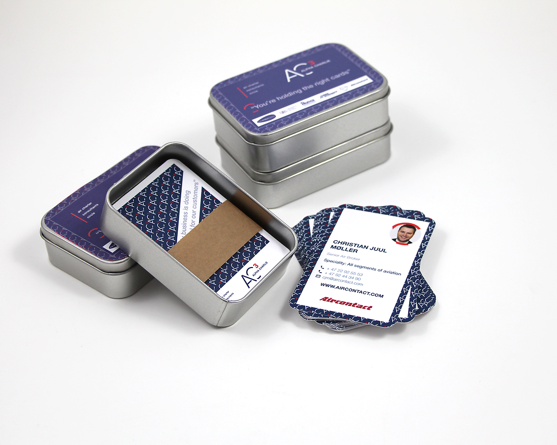 visitekaarten in metal box