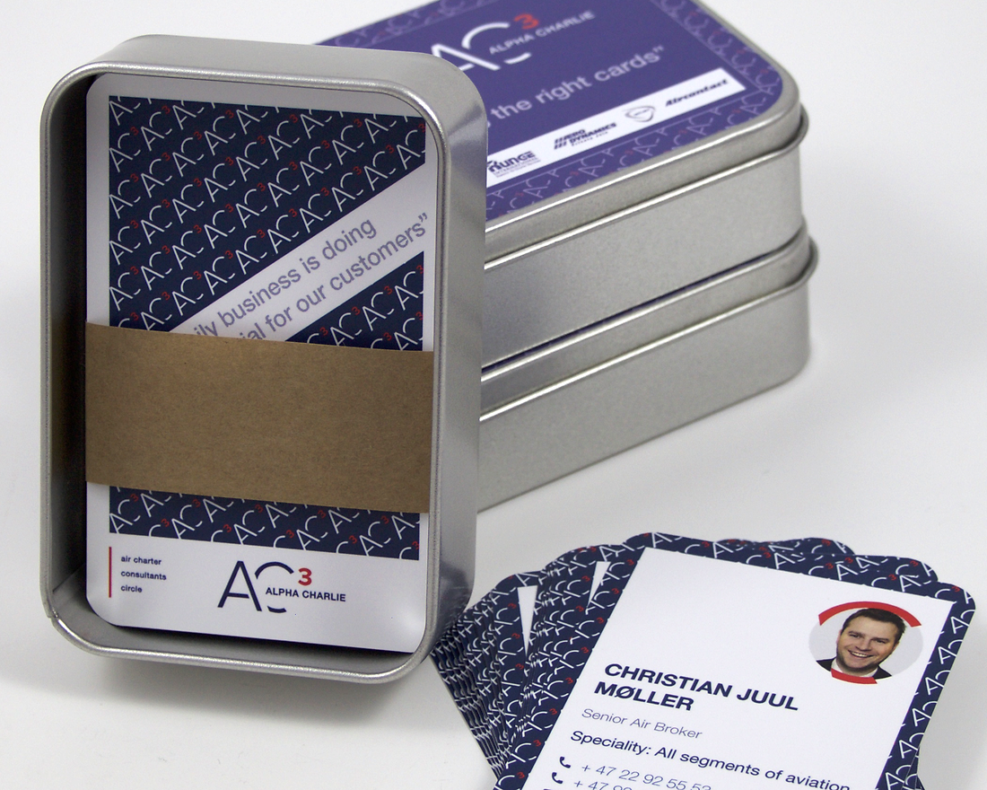 visitekaarten in metal box