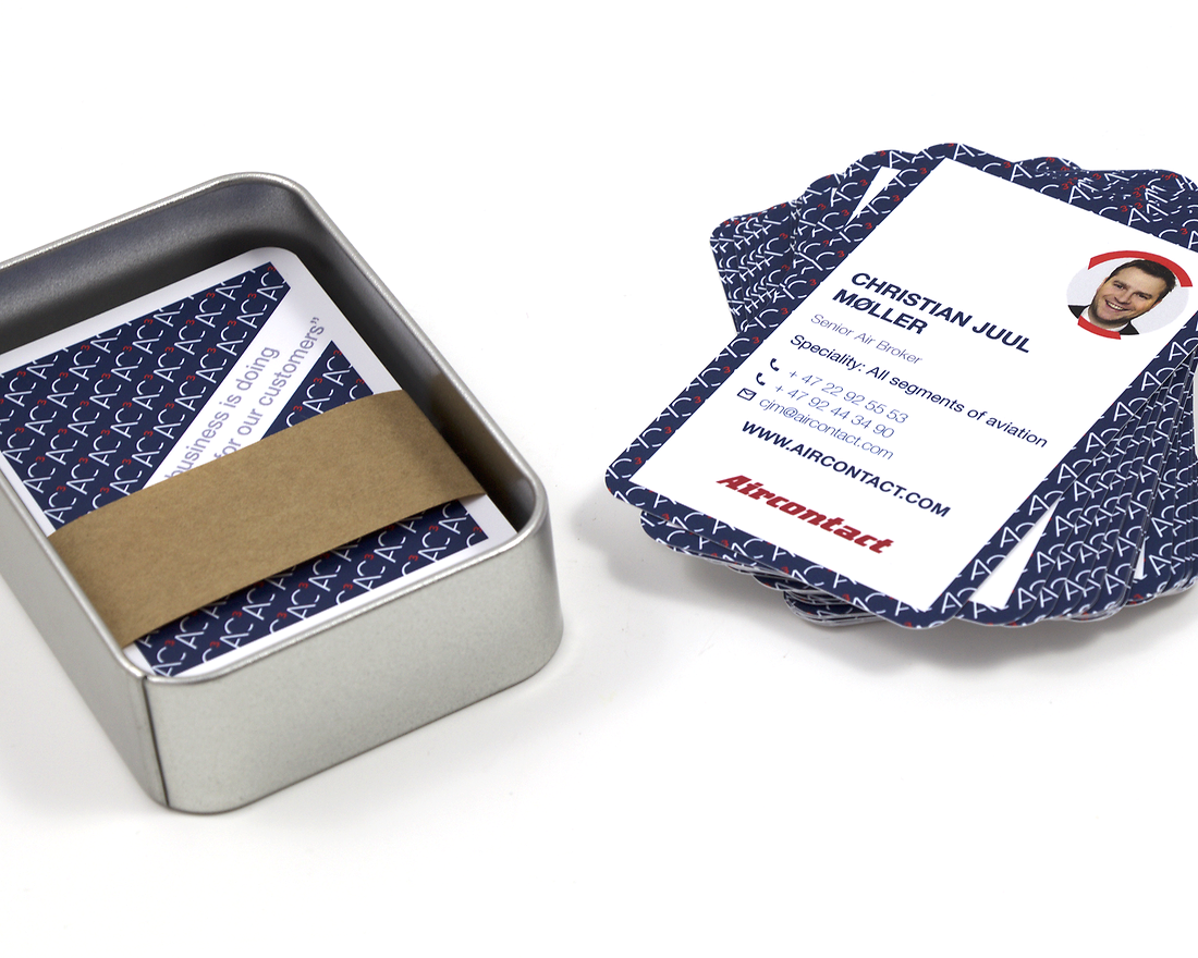 visitekaarten in metal box